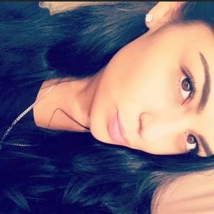 Meet your Posher, Cynthia